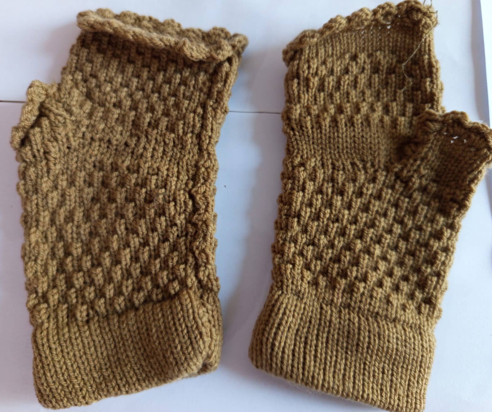 Woolen Gloves for girls/women Half finger Mittens Crochet/Needle Knitted